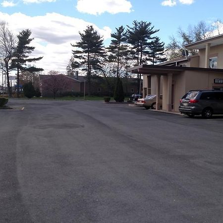 Colonade Motel East Windsor Εξωτερικό φωτογραφία