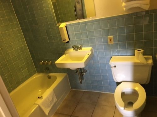 Colonade Motel East Windsor Εξωτερικό φωτογραφία